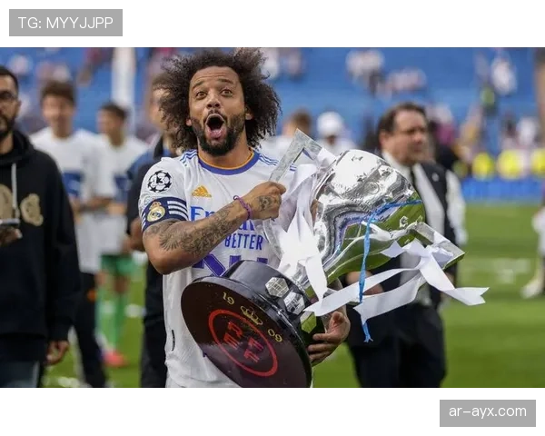 莱切主帅巴罗尼赛前发布会：将针对对手边后卫的助攻特点部署针对性压迫